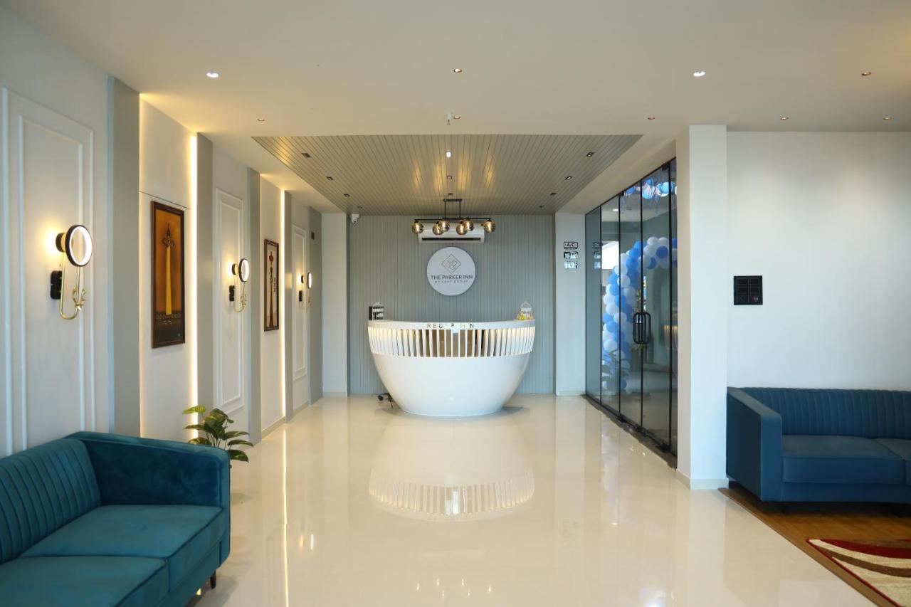 Hotel The Parker Inn By Kbnt Group สุรัต ภายนอก รูปภาพ