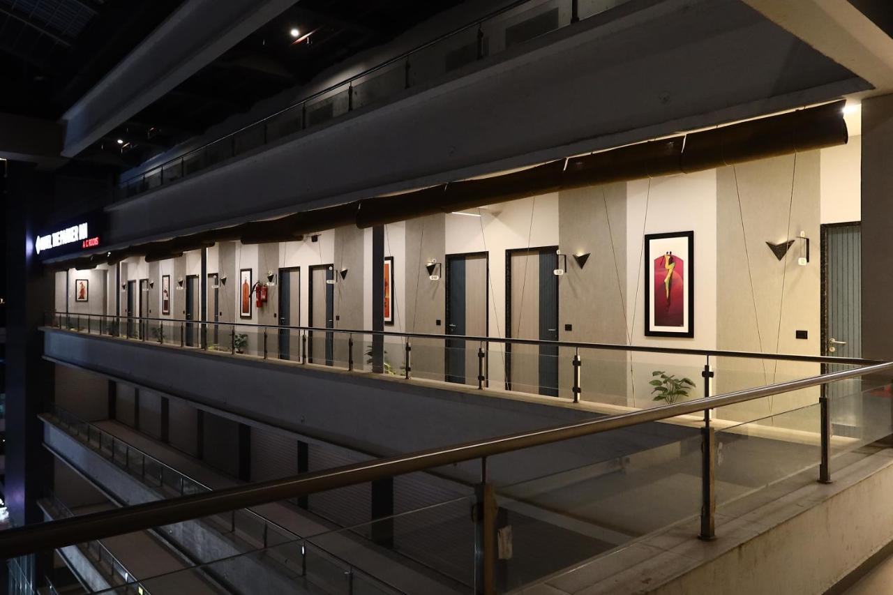 Hotel The Parker Inn By Kbnt Group สุรัต ภายนอก รูปภาพ
