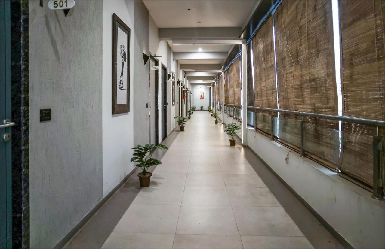 Hotel The Parker Inn By Kbnt Group สุรัต ภายนอก รูปภาพ