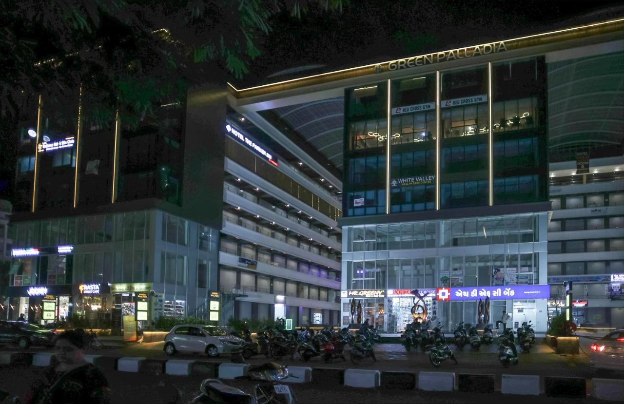 Hotel The Parker Inn By Kbnt Group สุรัต ภายนอก รูปภาพ