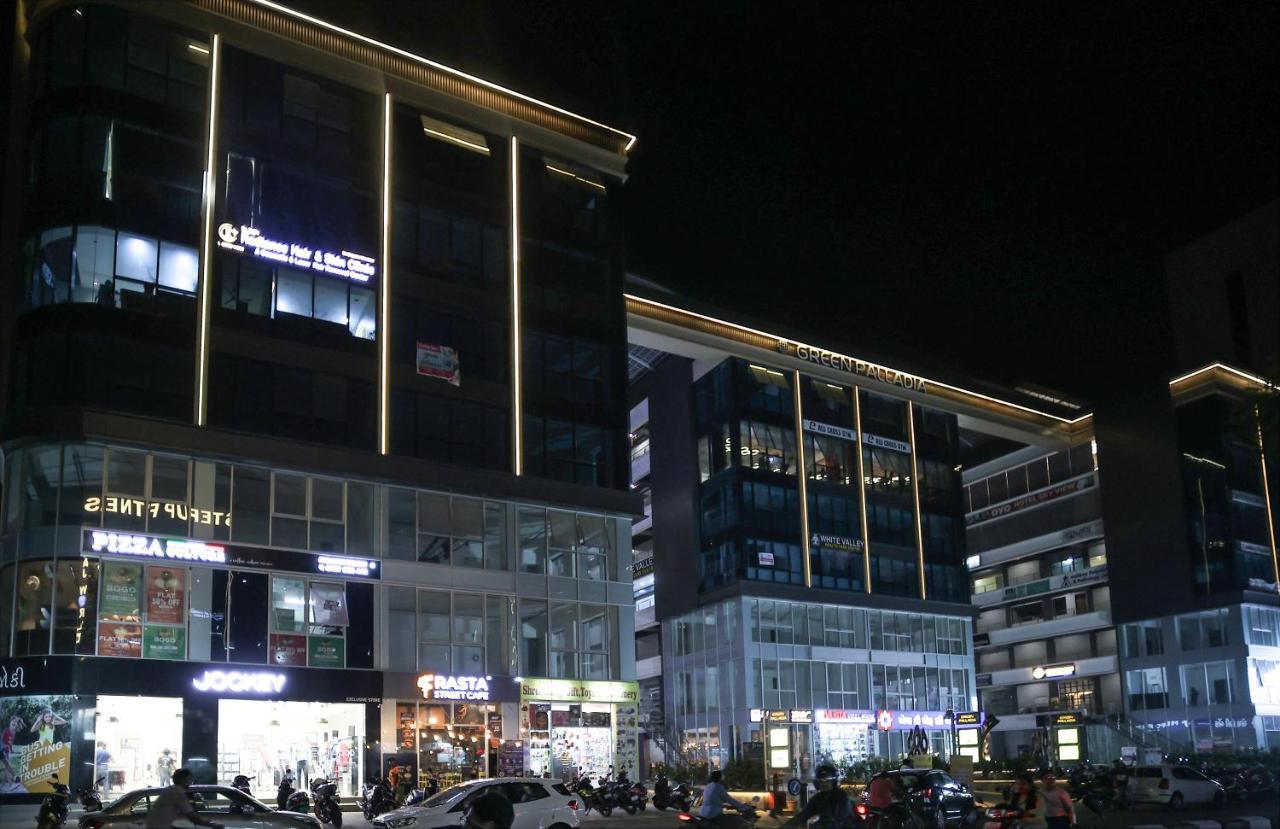 Hotel The Parker Inn By Kbnt Group สุรัต ภายนอก รูปภาพ