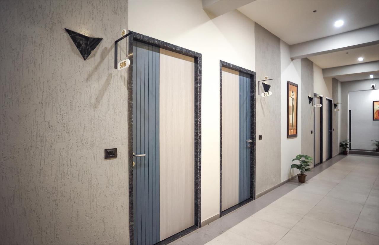 Hotel The Parker Inn By Kbnt Group สุรัต ภายนอก รูปภาพ