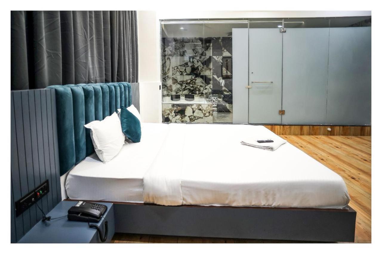 Hotel The Parker Inn By Kbnt Group สุรัต ภายนอก รูปภาพ