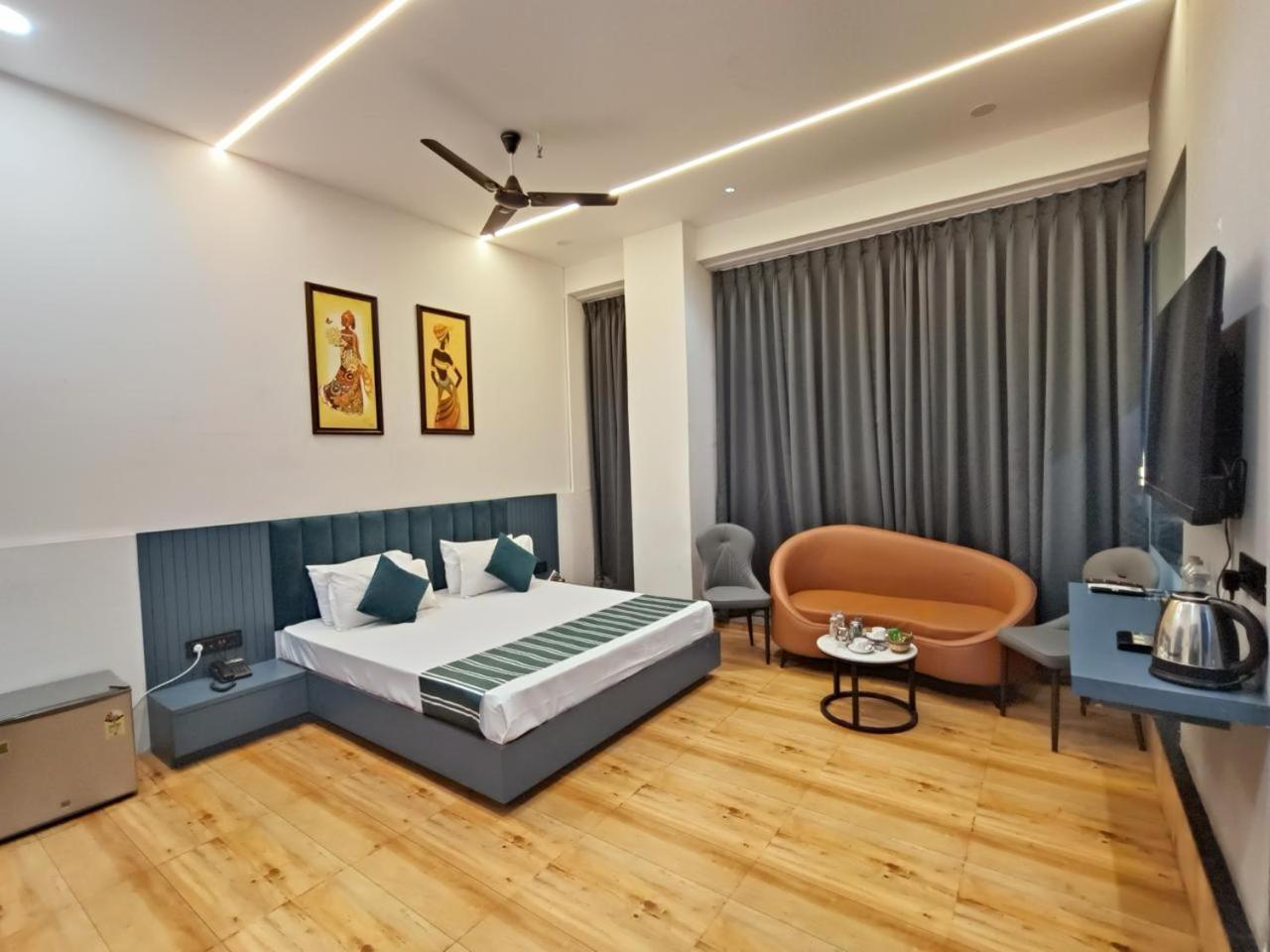 Hotel The Parker Inn By Kbnt Group สุรัต ภายนอก รูปภาพ